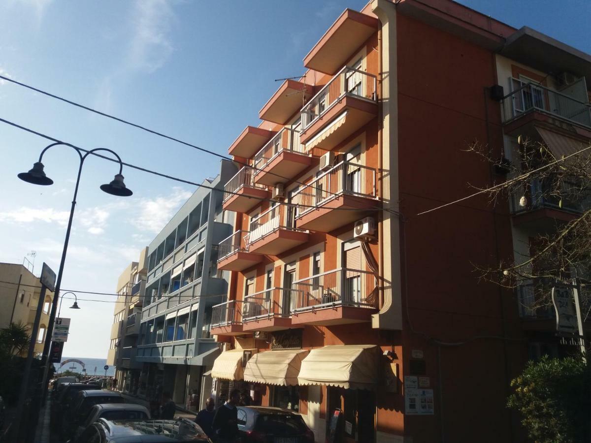 Casa Floridea -Mediterranea Sicilia Apt Cefalù Dış mekan fotoğraf